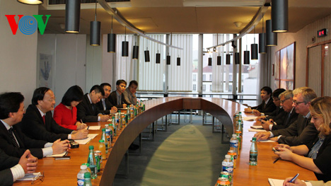 ຊຸກຍູ້ການຮ່ວມມື ລະຫວ່າງພັກກອມມູນິດ ຫວຽດນາມ ແລະ ພັກກອມມູນິດຝລັ່ງ